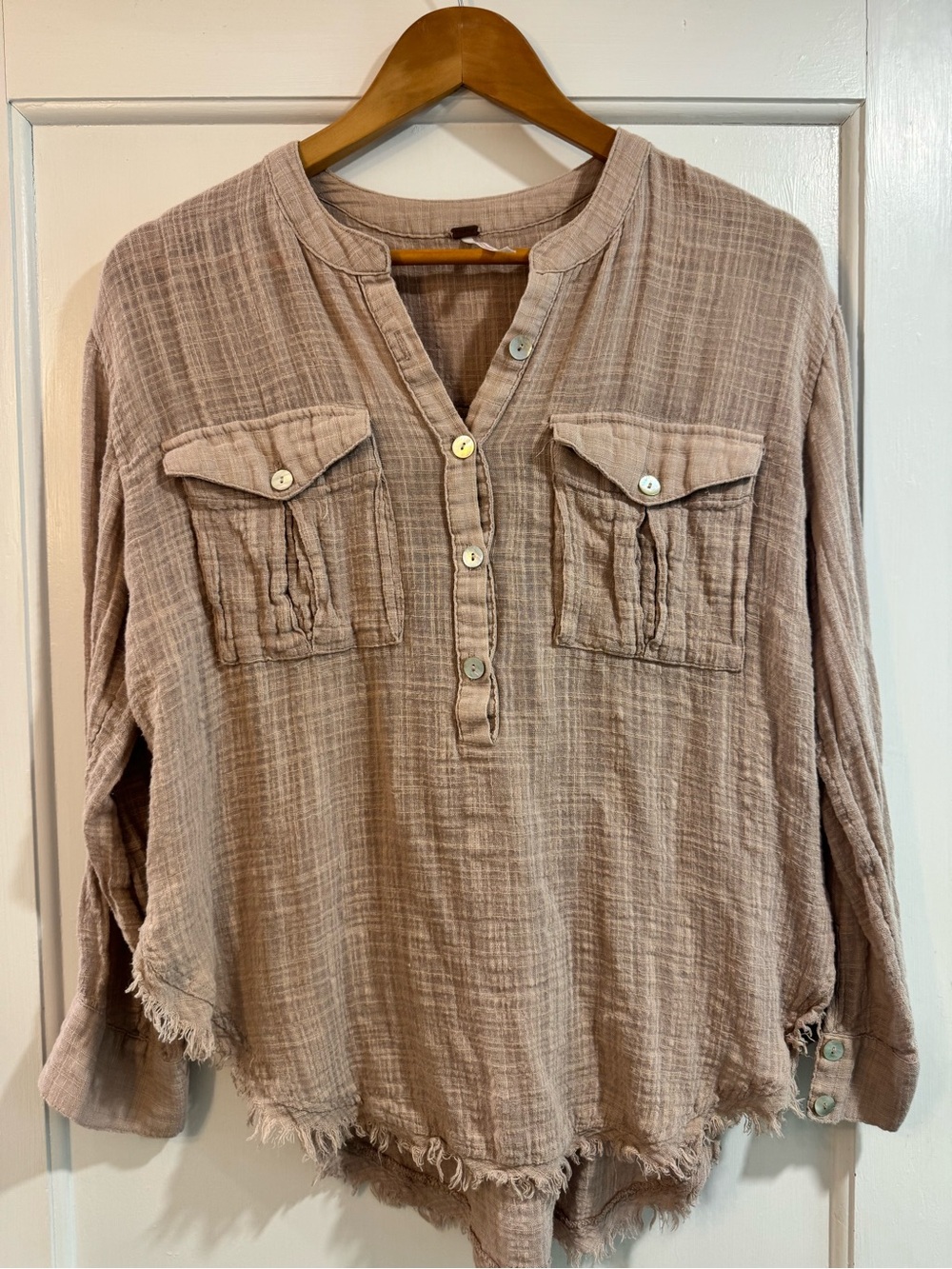 Free People light Mauve Gauze Button-Front shirt  with frayed hem